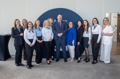 Zespół Centrum Rozwoju Talentów wraz z dyrektorem Gdańskiego Urzędu Pracy Piotrem Stefaniakiem